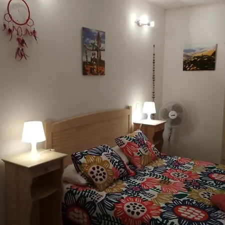 El Casa Checa 4 *
